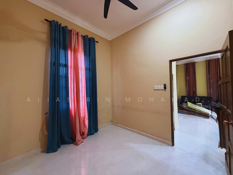 Semi-Detached House for Sale in Alur Limbat (Terengganu) - Alias Bin Mohamad - Interior - PropertyGuru.com.my