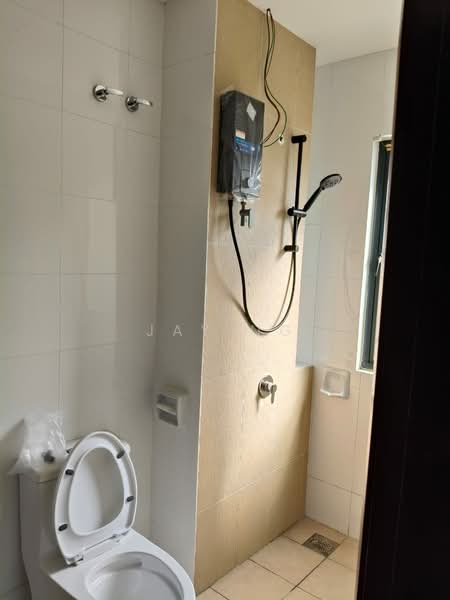 3-storey Terraced House for Rent in Damansara Damai (Selangor) - Jay Ng - Bathroom - PropertyGuru.com.my