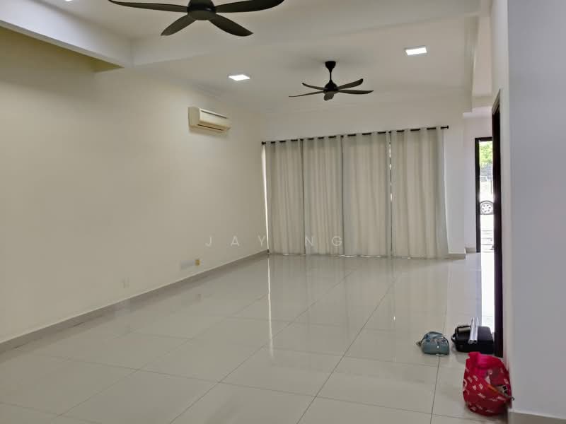3-storey Terraced House for Rent in Damansara Damai (Selangor) - Jay Ng - Living Room - PropertyGuru.com.my