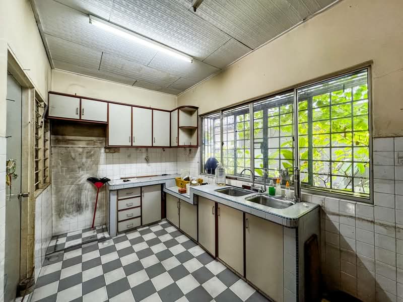 Taman Indah Perdana untuk Untuk Dijual - RM 550,000, Mac 2026 - Kitchen - PropertyGuru.com.my