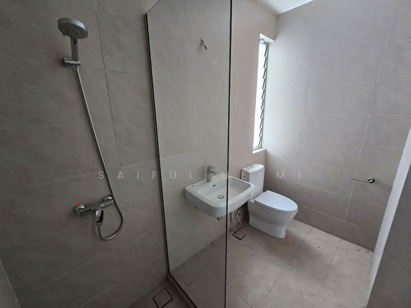 Semi-Detached House for Sale in Shah Alam (Selangor) - SAIFUL HELMI - Bathroom - PropertyGuru.com.my