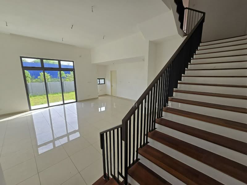 Semi-Detached House for Sale in Shah Alam (Selangor) - SAIFUL HELMI - Living Room - PropertyGuru.com.my