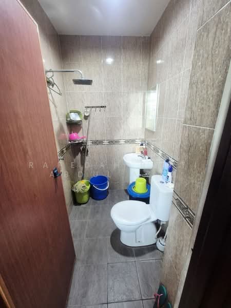 Semi-Detached House for Sale in Bandar Tun Hussein Onn (Cheras) - Rafedah Binti Abdul Aziz - Bathroom - PropertyGuru.com.my