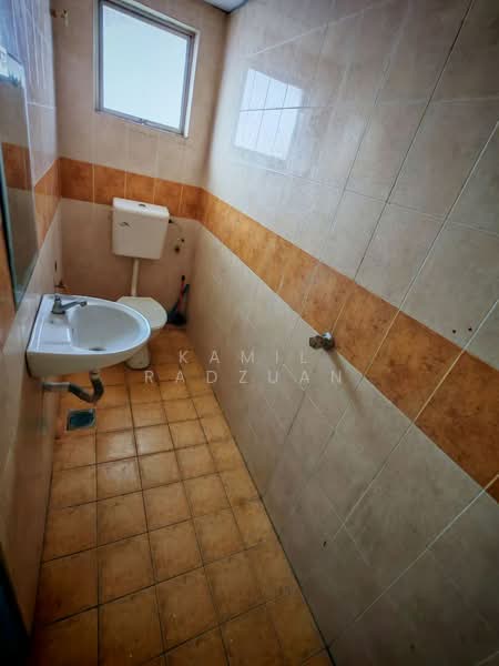 Shop / Office for Rent in Bangi (Selangor) - Kamil Radzuan - Bathroom - PropertyGuru.com.my