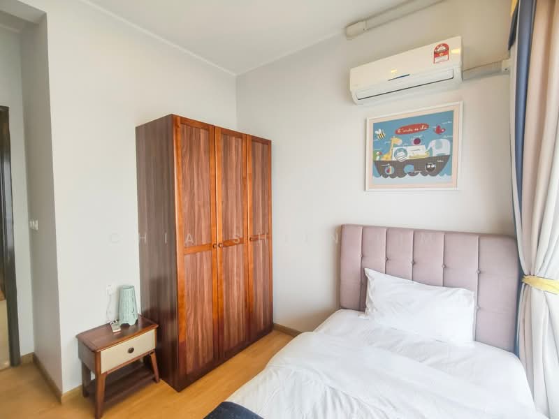 Condominium for Rent at Amberside @ Country Garden Danga Bay - Chia Shien Lim - Bedroom - PropertyGuru.com.my