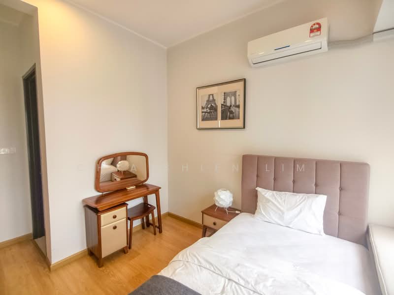 Condominium for Rent at Amberside @ Country Garden Danga Bay - Chia Shien Lim - Bedroom - PropertyGuru.com.my