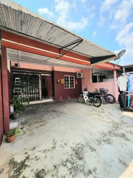 [20x55 - Extended Kitchen] 1-Storey Taman Mawar Seksyen 5 Taman Kinrara Puchong untuk Untuk Dijual - RM 449,000, Feb 2026 - Exterior - PropertyGuru.com.my