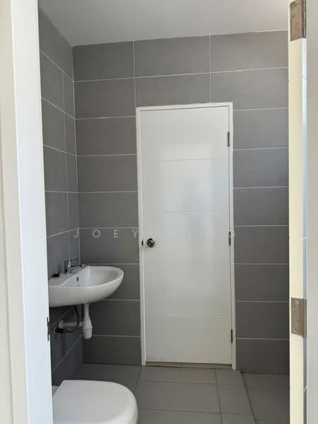 Irama Sendayan 20x75 Non-Facing For Sale untuk Untuk Dijual - RM 590,000, Feb 2026 - Bathroom - PropertyGuru.com.my