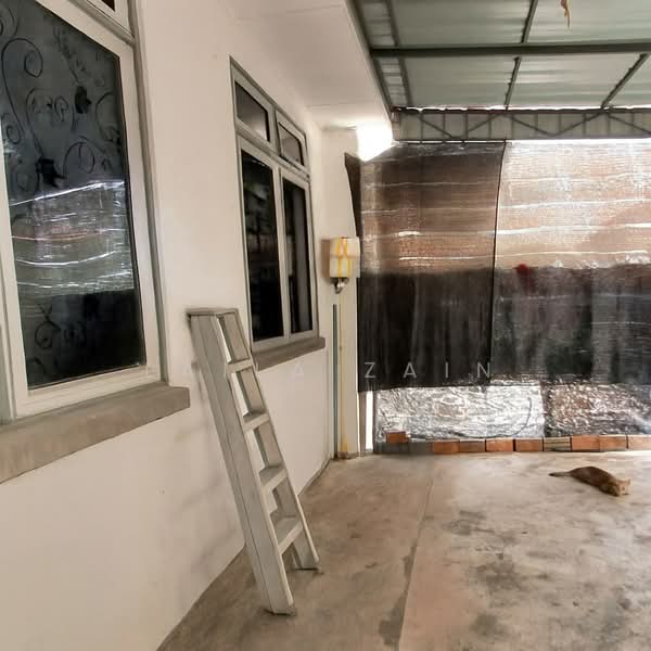 Taman Salak Perdana untuk Untuk Disewa - RM 1,400 /bulan, Mac 2026 - Exterior - PropertyGuru.com.my