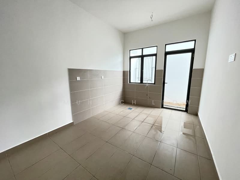 2.5-storey Terraced House for Sale in Gombak (Selangor) - Edmund CH Leow - Kitchen - PropertyGuru.com.my