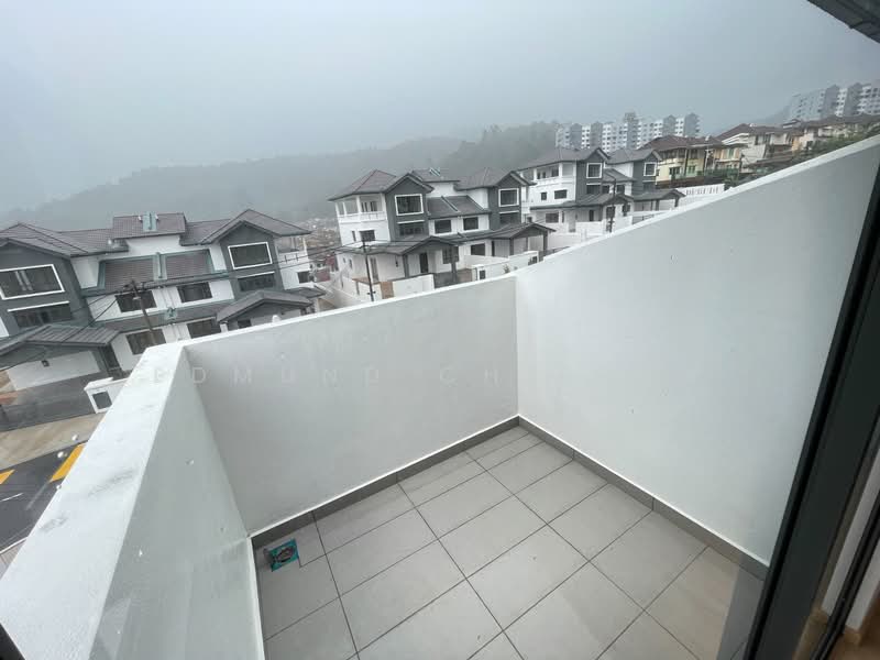 2.5-storey Terraced House for Sale in Gombak (Selangor) - Edmund CH Leow - Balcony - PropertyGuru.com.my