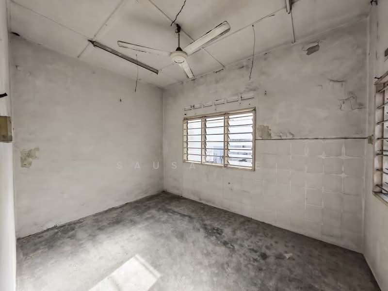 Shop for Rent in Taman Sentosa (Johor Bahru) - Sausa Lee - Interior - PropertyGuru.com.my