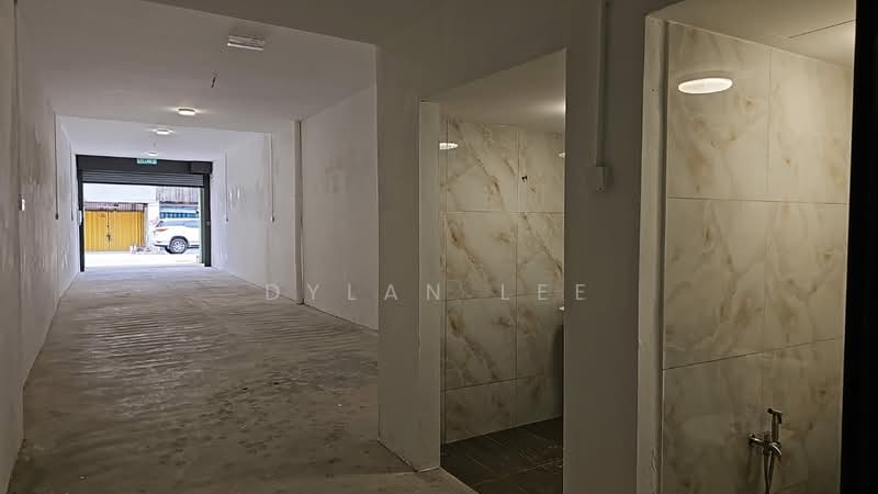 Shop / Office for Rent in Sungai Bakap (Penang) - Dylan Lee - Corridor - PropertyGuru.com.my