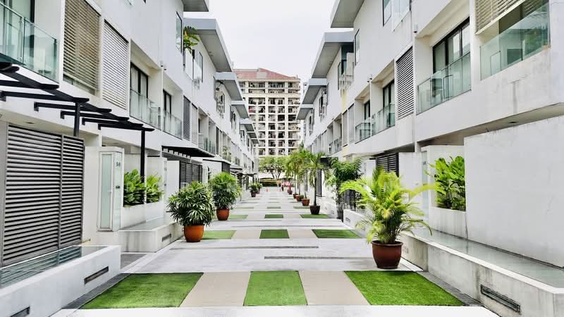 3-storey Terraced House for Sale in Taman Sri Hartamas (Sri Hartamas) - Robin Tchong - Exterior - PropertyGuru.com.my