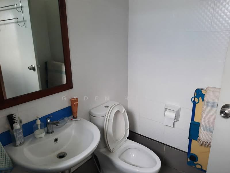 Service Residence for Sale at Seasons Amara Larkin - Gyden Heng - Bathroom - PropertyGuru.com.my