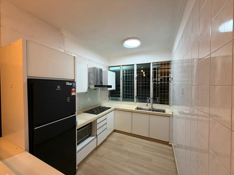 Condominium for Sale at N-Park Condominium - Elaine Lee - Kitchen - PropertyGuru.com.my