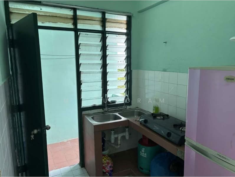 Dahlia Apartment untuk Untuk Disewa - RM 720 /bulan, Feb 2026 - Kitchen - PropertyGuru.com.my