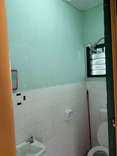 Dahlia Apartment untuk Untuk Disewa - RM 720 /bulan, Feb 2026 - Bathroom - PropertyGuru.com.my