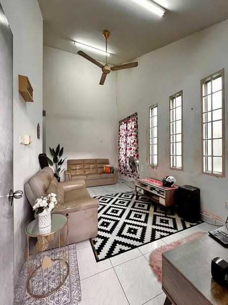 1-storey Terraced House for Sale in Taman Abad (Johor Bahru) - Jeff Lee - Living Room - PropertyGuru.com.my