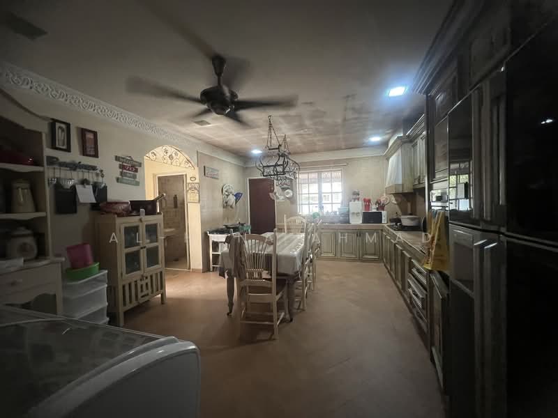Semi-Detached House for Sale in Rawang (Selangor) - Al-Hana Ahmad - Kitchen - PropertyGuru.com.my