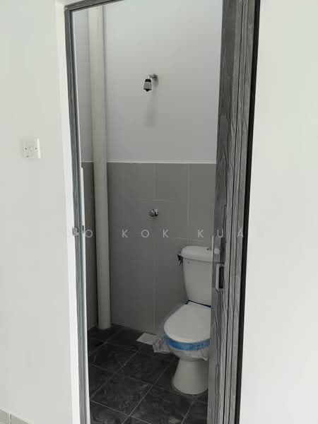 Terraced House for Sale in Taman Kundang Jaya (Rawang) - Foo Kok Kuan - Bathroom - PropertyGuru.com.my