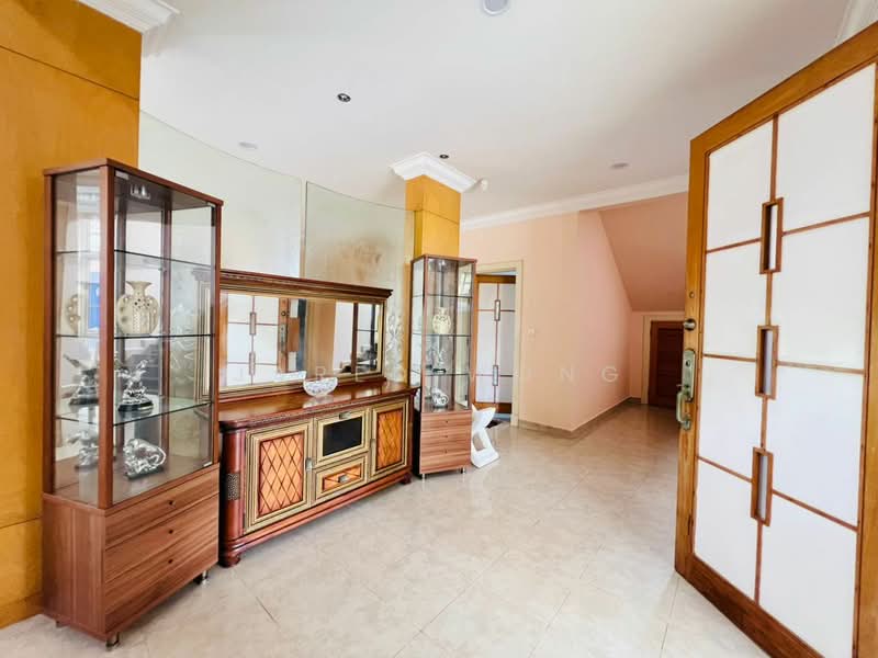 Perdana Lakeview East untuk Untuk Dijual - RM 3,500,000, Feb 2026 - Entrance - PropertyGuru.com.my