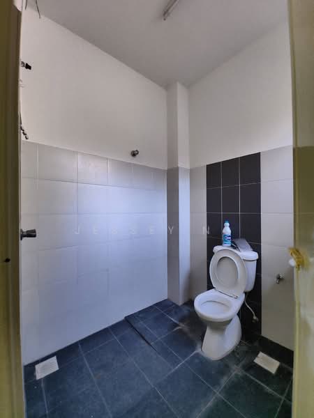 Cluster House for Sale in Bandar Lahat Mines (Lahat) - Jessey Ng - Bathroom - PropertyGuru.com.my