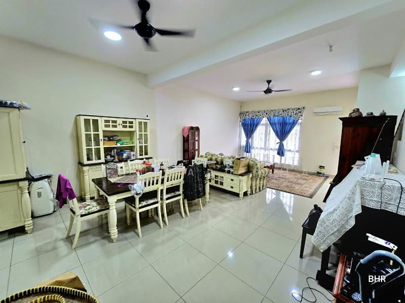 2.5-storey Terraced House for Sale in Bangi (Selangor) - Faisal Abu Omar - Living Room - PropertyGuru.com.my