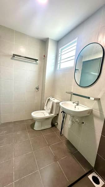 2-storey Terraced House for Rent in Dengkil (Selangor) - Hairi Halim - Bathroom - PropertyGuru.com.my