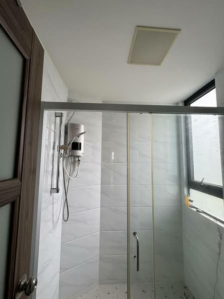 Apartment for Sale at Starview Bay @ Forest City - Albee Liew - Bathroom - PropertyGuru.com.my