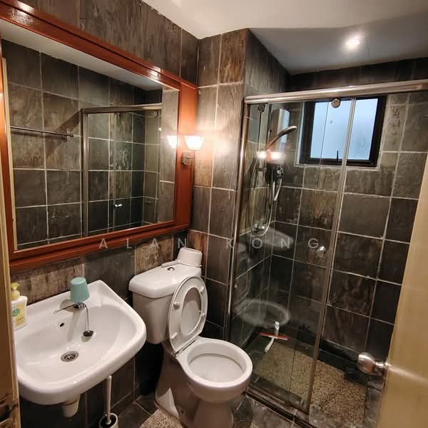 Condominium for Sale at Sri Putramas - Alan Kong - Bathroom - PropertyGuru.com.my