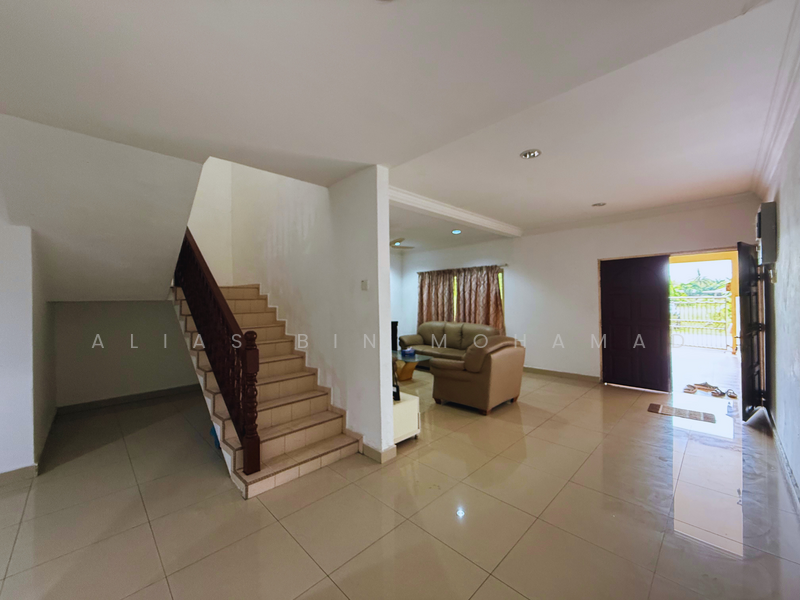 2-storey Terraced House for Sale in Kuala Terengganu (Terengganu) - Alias Bin Mohamad - Living Room - PropertyGuru.com.my
