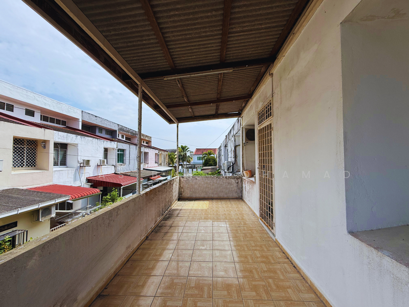 2-storey Terraced House for Sale in Kuala Terengganu (Terengganu) - Alias Bin Mohamad - Balcony - PropertyGuru.com.my