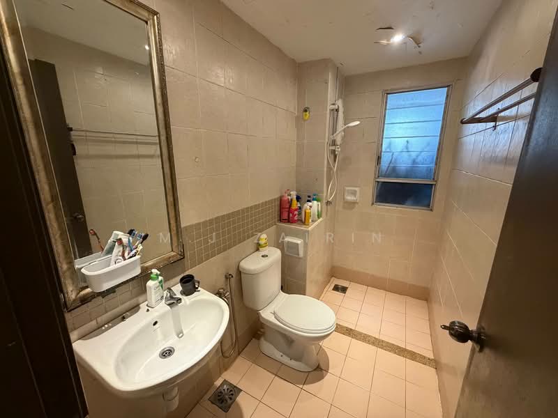 Condominium for Sale at Desa Putra - M.J Zairin - Bathroom - PropertyGuru.com.my