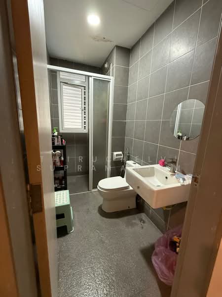 Service Residence for Sale at V-Residensi 2 - Thiruchelvi Supramaniam - Bathroom - PropertyGuru.com.my