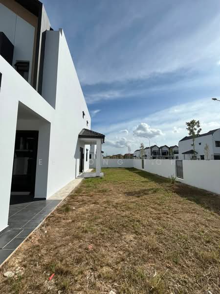 2-storey Terraced House for Sale in Bandar Dato Onn (Tebrau) - Ee Fong Toh - Exterior - PropertyGuru.com.my