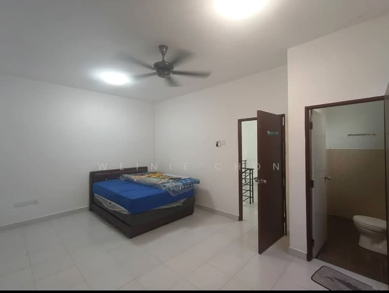 Taman Scientex Kulai 2 untuk Untuk Dijual - RM 668,000, Mac 2026 - Bedroom - PropertyGuru.com.my