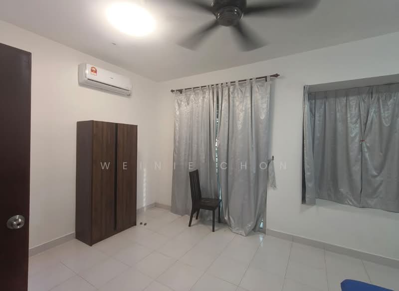 Taman Scientex Kulai 2 untuk Untuk Dijual - RM 668,000, Mac 2026 - Bedroom - PropertyGuru.com.my