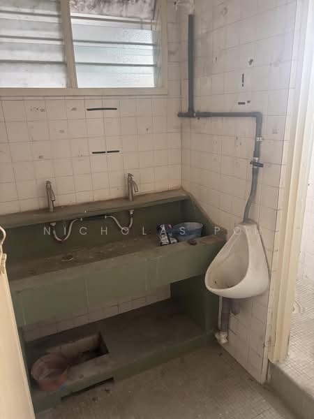 Shop for Rent in Jelapang (Perak) - Nicholas Poh - Bathroom - PropertyGuru.com.my