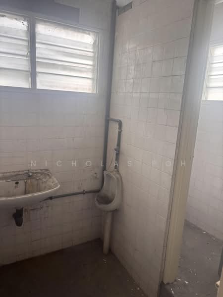 Shop for Rent in Jelapang (Perak) - Nicholas Poh - Bathroom - PropertyGuru.com.my