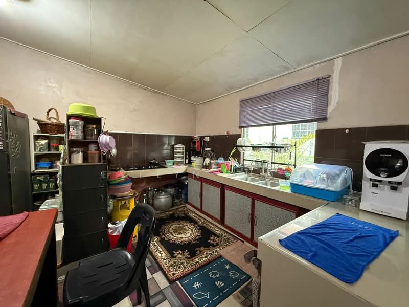 2-storey Terraced House for Sale in Bandar Bukit Beruntung (Bukit Beruntung) - Evelyn Khoo - Kitchen - PropertyGuru.com.my