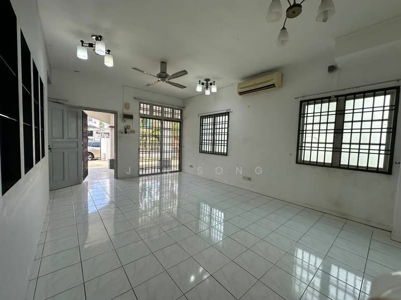 2-storey Terraced House for Sale in Iskandar Puteri (Nusajaya) (Johor) - Jun Song - Living Room - PropertyGuru.com.my