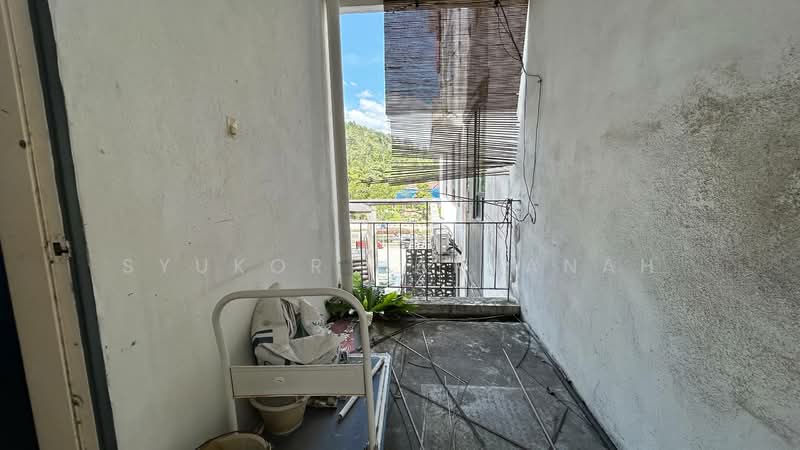 Shop / Office for Rent in Batu Caves (Selangor) - Syukor Hartanah - Balcony - PropertyGuru.com.my