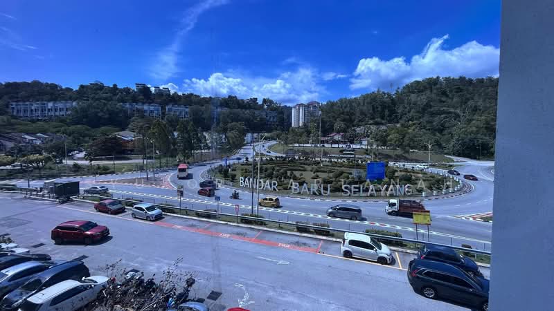 Shop / Office for Rent in Batu Caves (Selangor) - Syukor Hartanah - Exterior - PropertyGuru.com.my