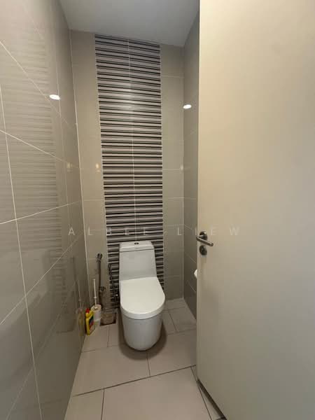 Service Residence for Sale at Somerset Puteri Harbour - Albee Liew - Bathroom - PropertyGuru.com.my