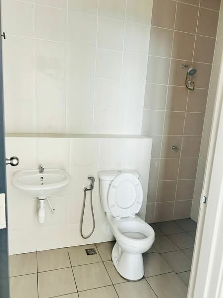 Hijauan Hills untuk Untuk Disewa - RM 1,500 /bulan, Mac 2026 - Bathroom - PropertyGuru.com.my