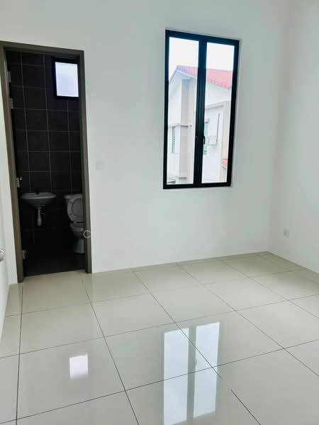 Hijauan Hills untuk Untuk Disewa - RM 1,500 /bulan, Mac 2026 - Bathroom - PropertyGuru.com.my