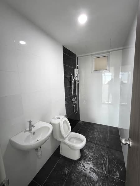 Flat for Rent at THE ZEN & ZEN 6 - Jun Khang - Bathroom - PropertyGuru.com.my
