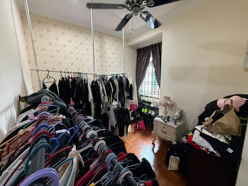 Taman Daya untuk Untuk Dijual - RM 700,000, Feb 2026 - Bedroom - PropertyGuru.com.my