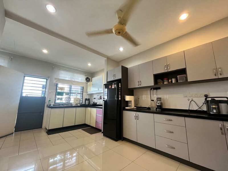 Damai Residences untuk Untuk Dijual - RM 880,000, Mac 2026 - Kitchen - PropertyGuru.com.my